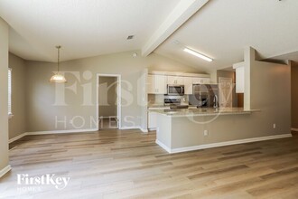 1927 Sunchase Ct in Jacksonville, FL - Building Photo - Building Photo