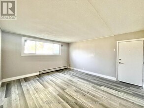 1 Balfour Pl in London, ON - Building Photo - Building Photo