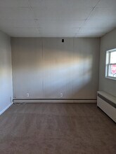 210 Nicholson Rd in Gloucester City, NJ - Foto de edificio - Building Photo