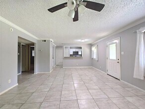 5636 Birchmont Dr in Houston, TX - Building Photo - Building Photo