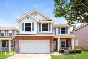 1910 Mountain Star in San Antonio, TX - Building Photo