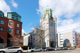 45 W Broadway, Unit 207 in Boston, MA - Building Photo