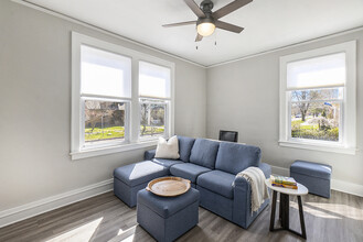579 N Center St, Unit #1 in Royal Oak, MI - Building Photo - Building Photo