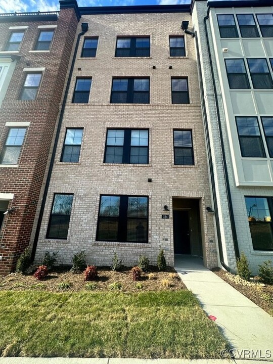 577 Hazel Pl in Richmond, VA - Building Photo