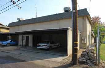 3213-3327 E Sierra Madre Ave in Fresno, CA - Building Photo - Building Photo