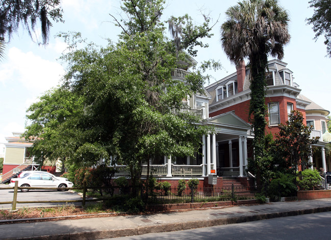 705 Whitaker St in Savannah, GA - Foto de edificio - Building Photo