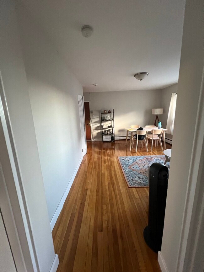 85 Maple St, Unit 4 in Malden, MA - Building Photo - Building Photo
