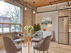 34 Noble St in Toronto, ON - Building Photo