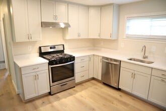 302 Broadwood Dr in Rockville, MD - Building Photo - Building Photo