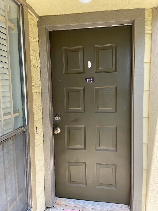 8299 Cambridge St, Unit 105 in Houston, TX - Building Photo - Building Photo