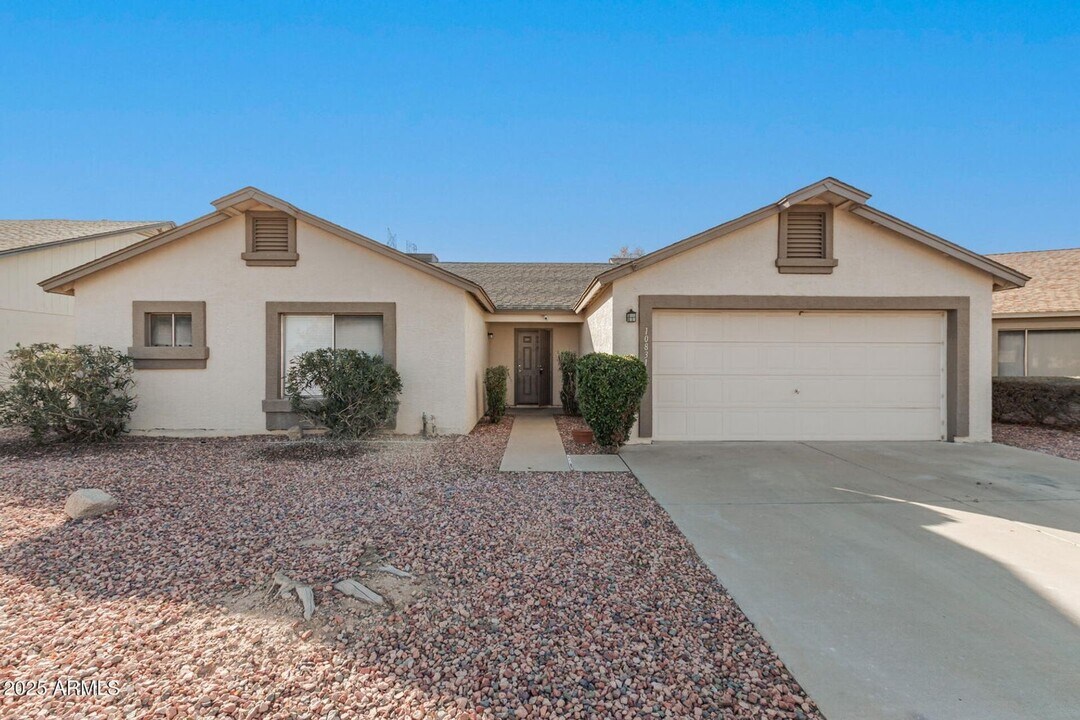 10831 W Laurie Ln in Peoria, AZ - Building Photo