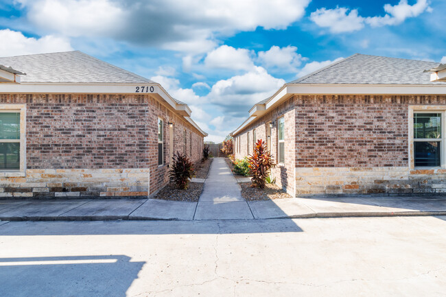 2804 E Garfield Ave in Alton, TX - Building Photo - Building Photo