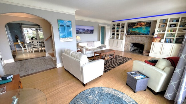 property at 1514 Bigelow Ave N