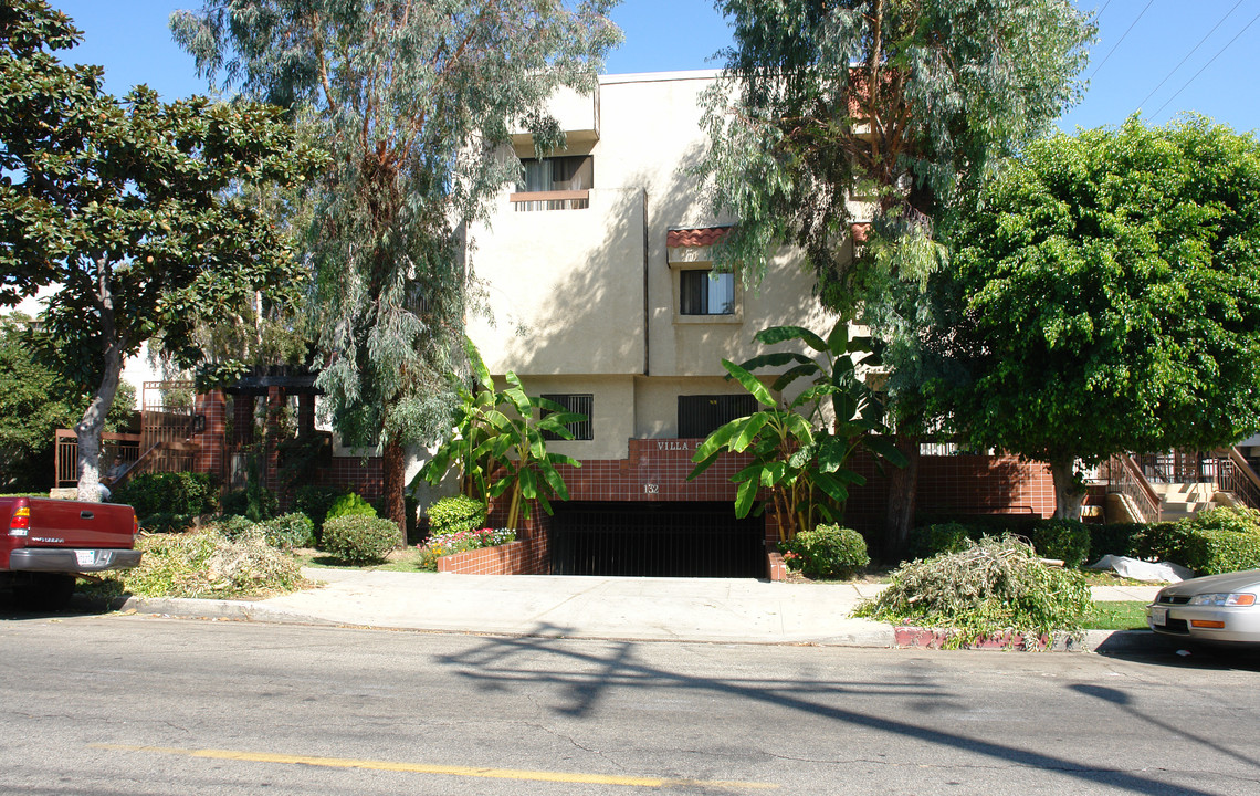 132 S Adams St in Glendale, CA - Building Photo