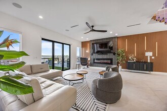 2175 S Tropical Trail in Merritt Island, FL - Building Photo - Building Photo