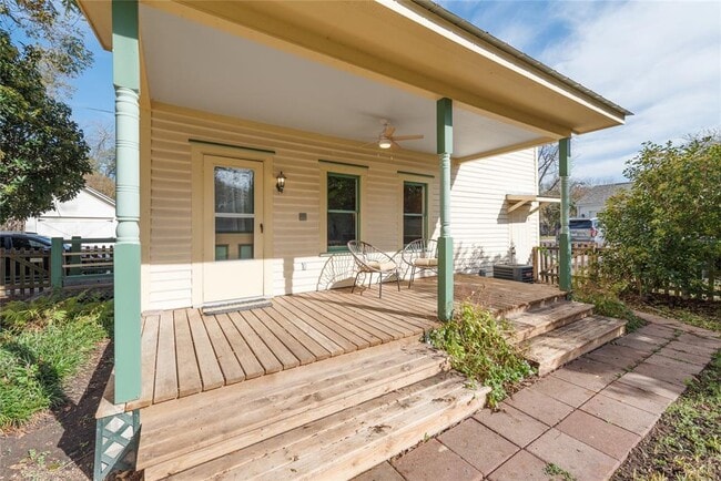 705 Buttonwood St in Bastrop, TX - Building Photo - Building Photo