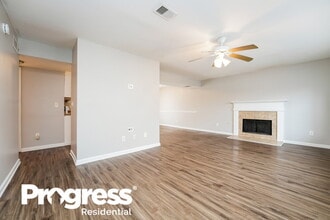 2855 Robinson Wood Dr in Riverdale, GA - Foto de edificio - Building Photo