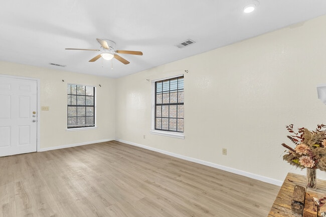 209 W Trinity St, Unit C in Forney, TX - Building Photo - Building Photo