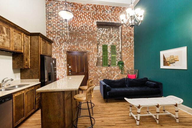 30 Baronne St in New Orleans, LA - Foto de edificio - Building Photo