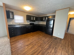 76 Peach St in Hopkinsville, KY - Building Photo - Building Photo