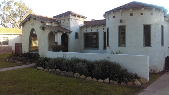 property at 2408 Lexington Dr