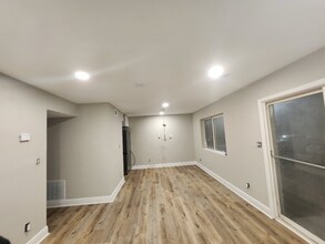 0 W Lake Ave NW in Atlanta, GA - Foto de edificio - Building Photo