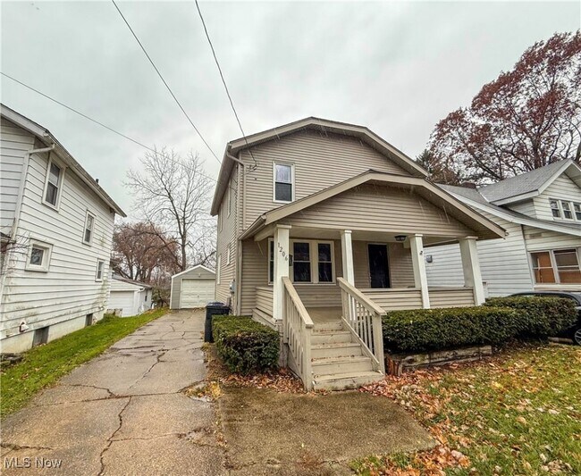 1206 Pitkin Ave in Akron, OH - Building Photo - Building Photo