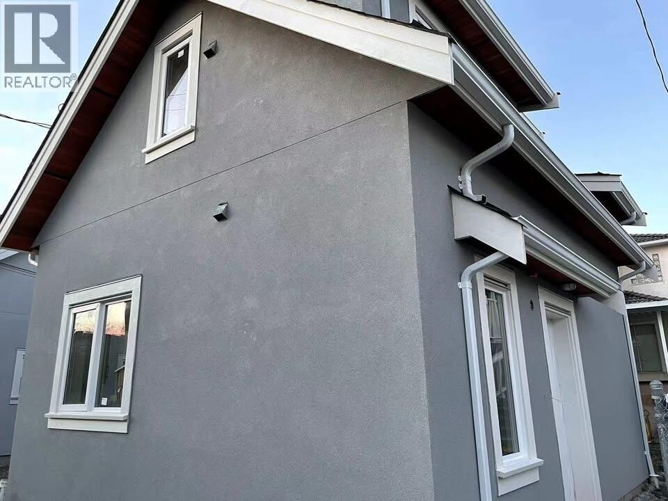 78 E 51st Ave in Vancouver, BC - Building Photo