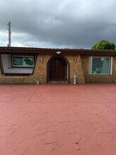 8700 SW 19th Terrace in Miami, FL - Building Photo - Building Photo