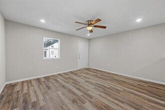 500 US-75 in Van Alstyne, TX - Foto de edificio - Building Photo