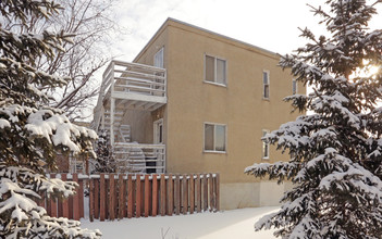 12320 109th Ave NW in Edmonton, AB - Building Photo - Building Photo