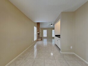 27 S White Pebble Ct in Spring, TX - Building Photo - Building Photo