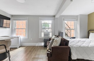 10 Derne St in Boston, MA - Building Photo