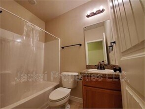 214 N Ricketts St in Sherman, TX - Building Photo - Building Photo