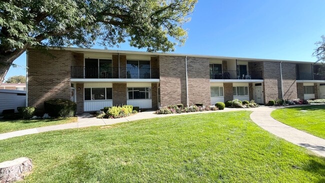 property at 829 E Three Fountains Dr