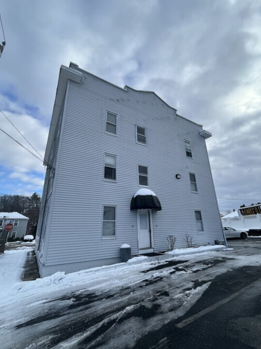 52-54 Johnson St in Leominster, MA - Foto de edificio