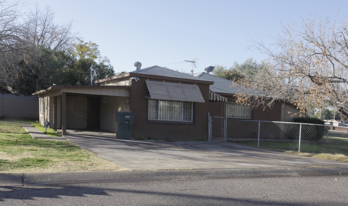 27th Ave Apartments in Phoenix, AZ - Building Photo