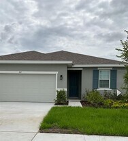 807 Ballantyne Dr in Lake Wales, FL - Building Photo