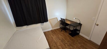 303 Smith Level Rd, Unit 32 in Chapel Hill, NC - Building Photo - Building Photo