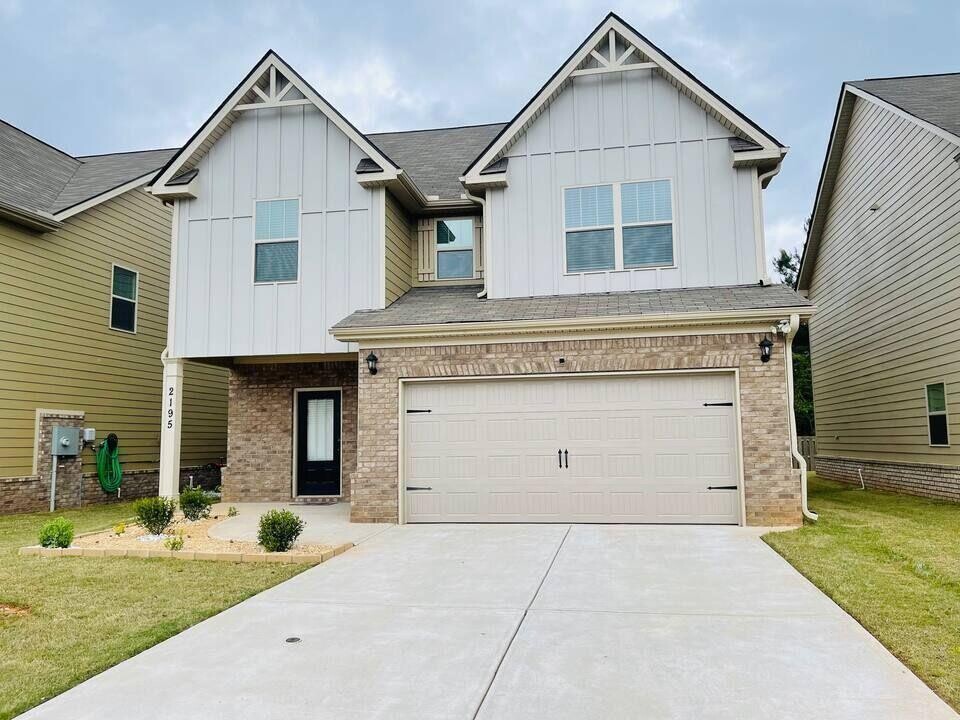 2195 Bridgewater Pass in Hampton, GA - Foto de edificio