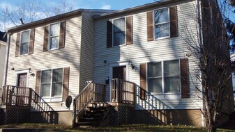 455-457-457 Grove St in Morgantown, WV - Building Photo