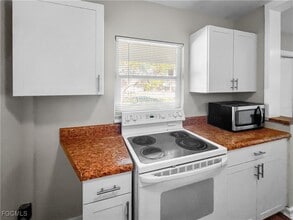 1918 Grace Ave in Ft. Myers, FL - Building Photo - Building Photo