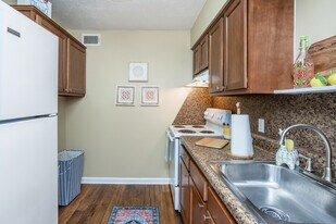 Autumn Ridge in Lagrange, GA - Building Photo