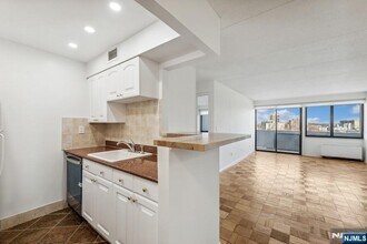1600 Center St in Fort Lee, NJ - Building Photo - Building Photo