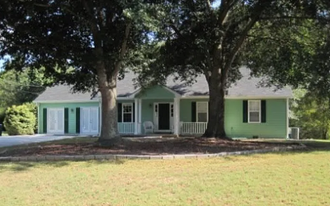 402 English Elm Ct in Conyers, GA - Building Photo