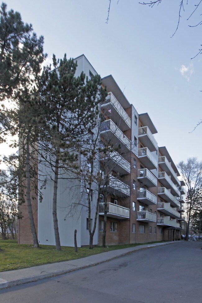 Villa Nova in Mississauga, ON - Building Photo - Building Photo