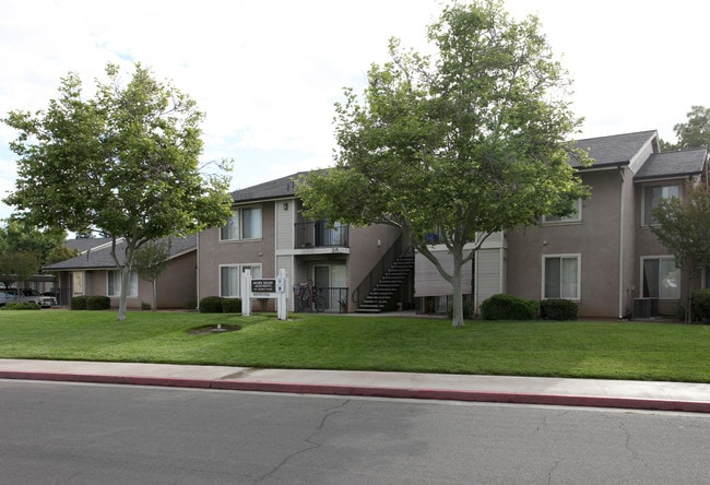 Jacobs Square in Exeter, CA - Foto de edificio - Building Photo