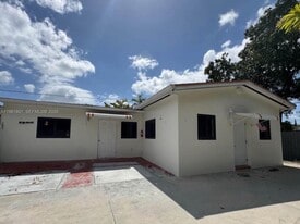 252 E 36th St in Hialeah, FL - Building Photo