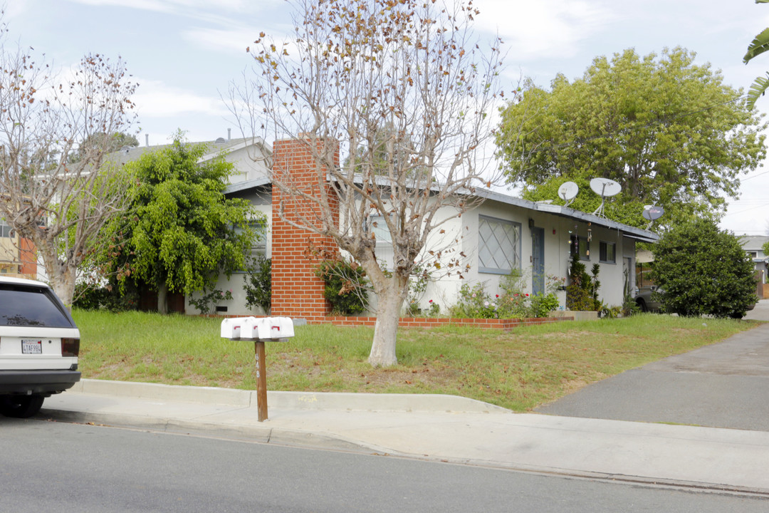 Costa Mesa Cottages in Costa Mesa, CA - Building Photo