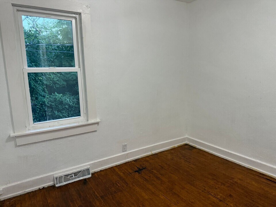 708 E Stanford Ave in Springfield, IL - Building Photo